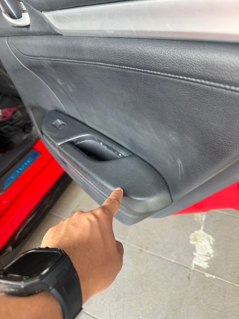 DOOR 2ND PASSENGER ARMREST
