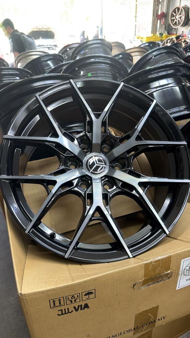 HIACE SPORT RIM 18INCH / H300-SR-5003-GZ