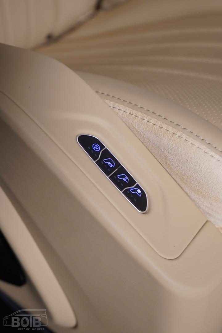 HIACE CRYSTAL 1.0 PILOT SEAT