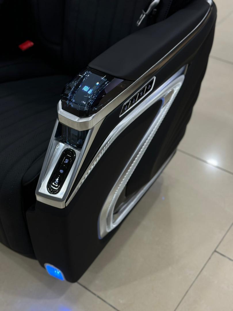 HIACE CRYSTAL 5.0 PILOT SEAT