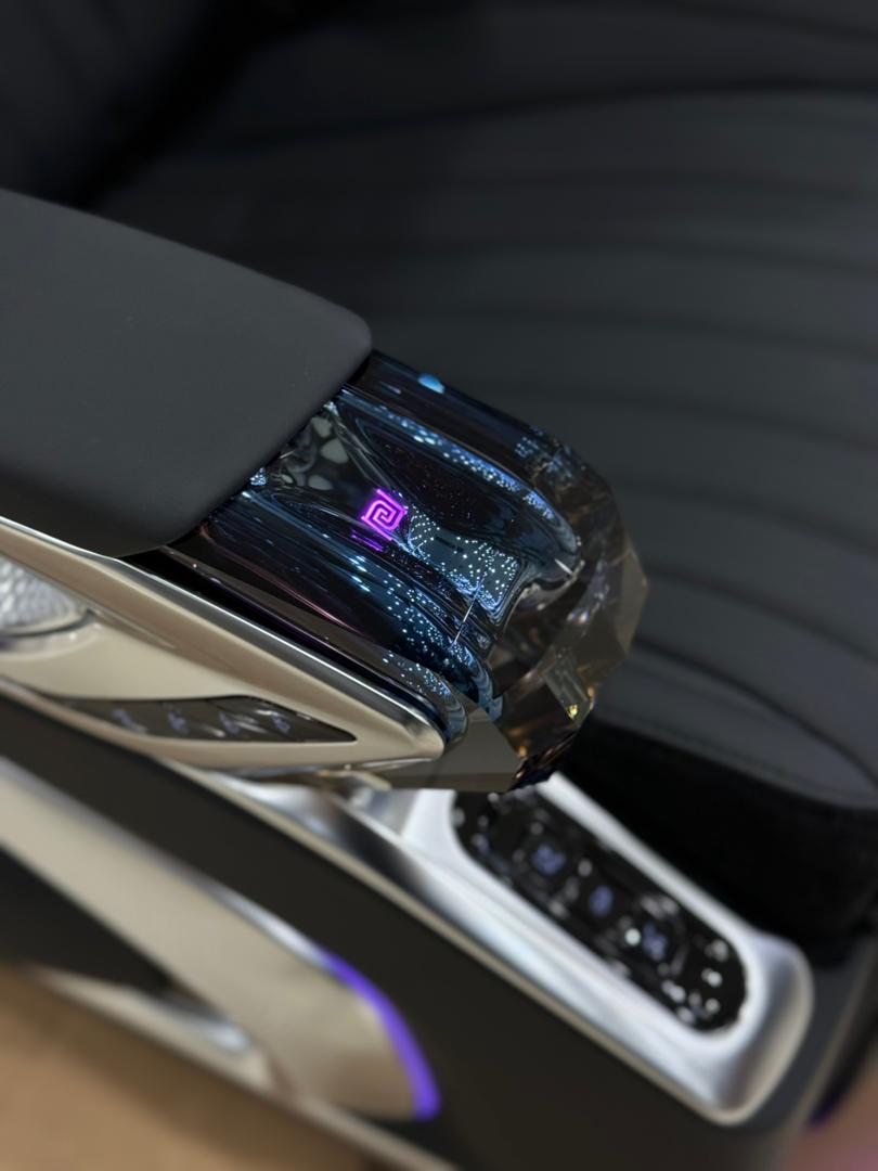 HIACE CRYSTAL 4.0 PILOT SEAT