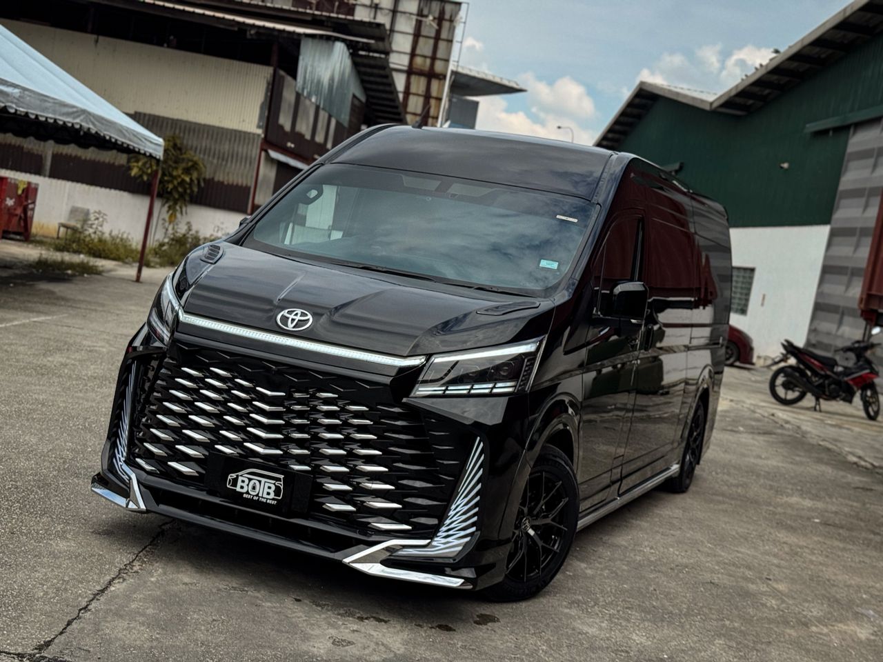 HIACE PREMIUM DIAMOND