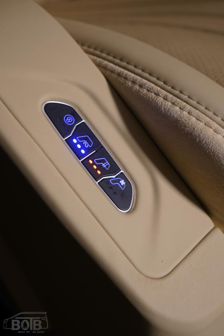 HIACE CRYSTAL 1.0 PILOT SEAT