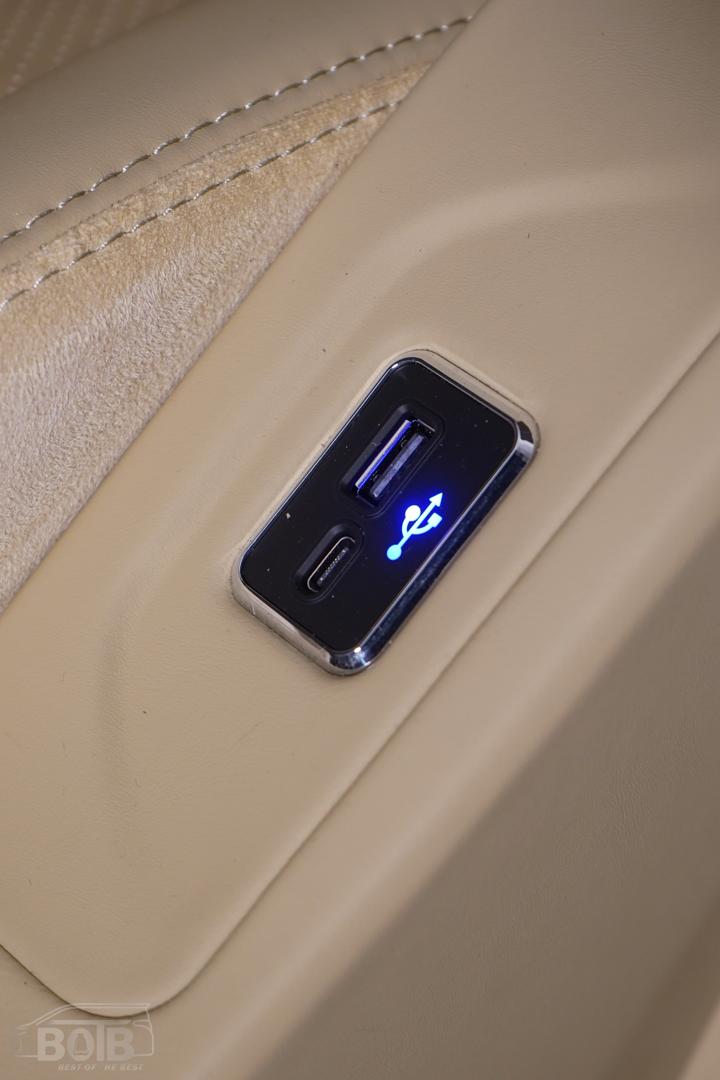 HIACE CRYSTAL 1.0 PILOT SEAT