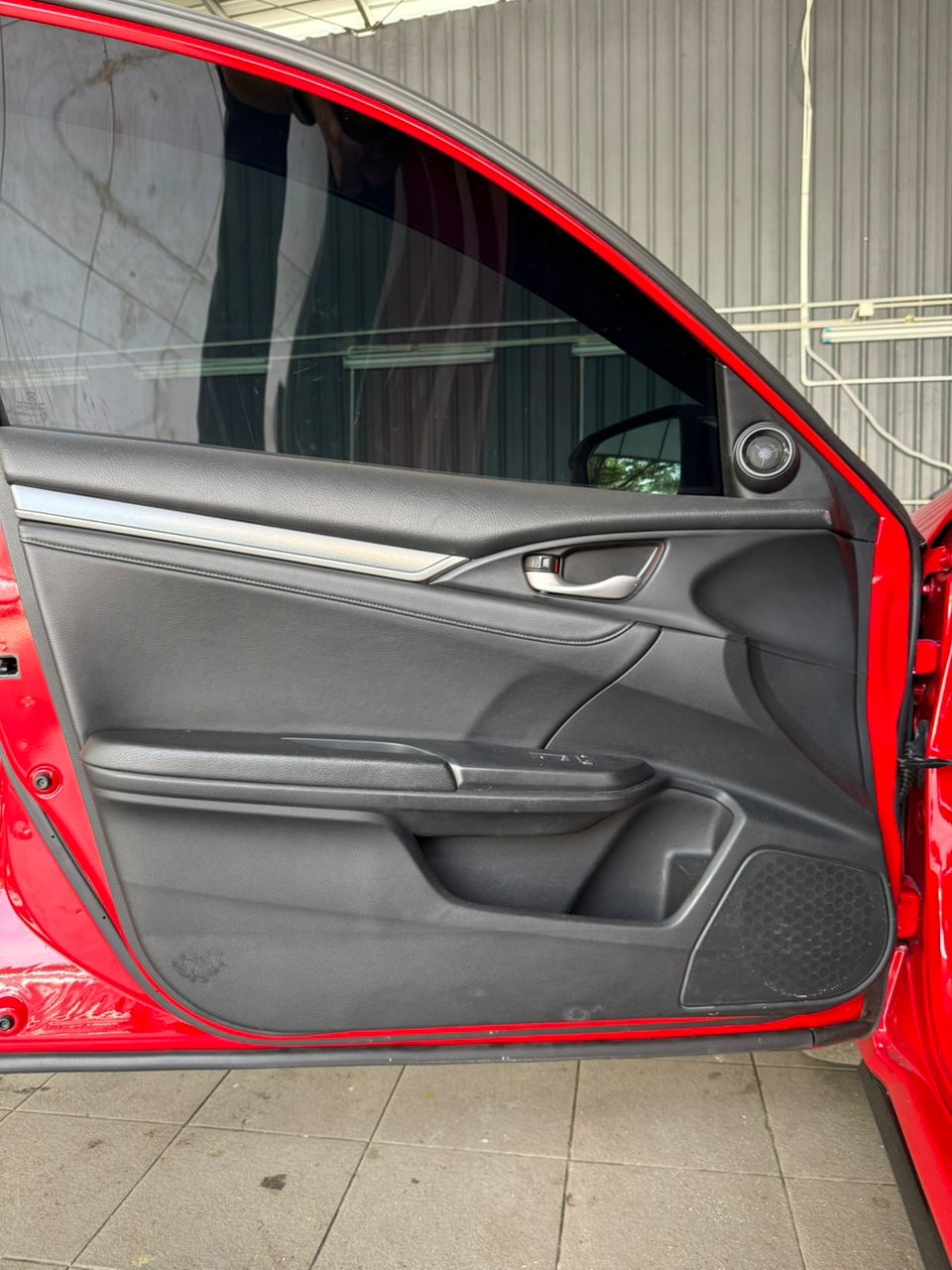 DOOR PASSENGER TRIM