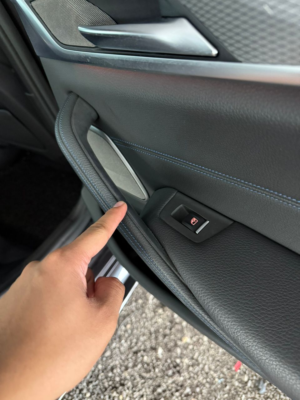 DOOR 2ND DRIVER HANDLE