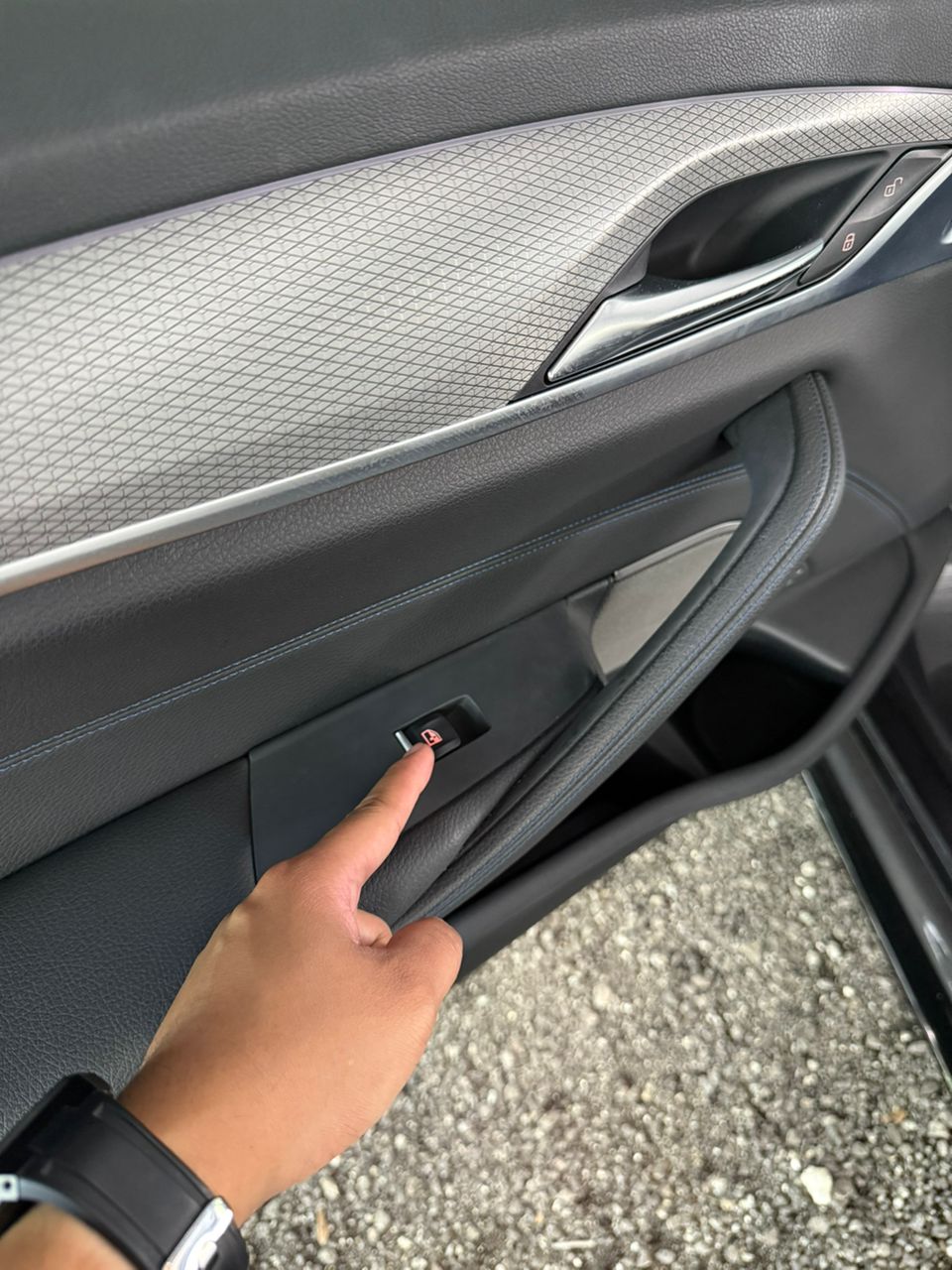 DOOR PASSENGER BUTTON