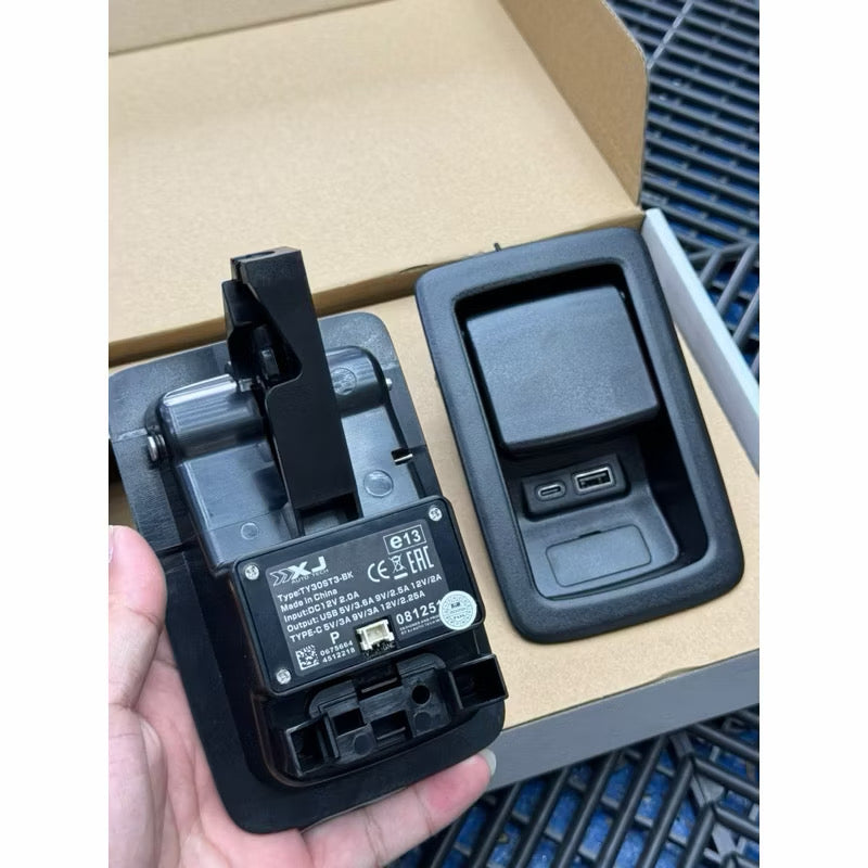 Toyota Alphard Vellfire AGH30 3-Row Pilot Seat USB Fast Charging Port