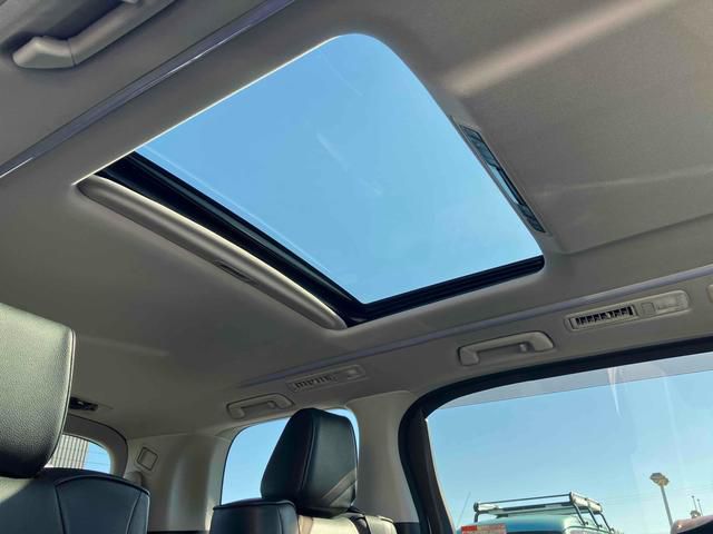 MPV SUNROOF