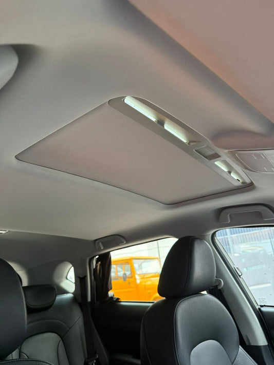 SEDAN SUNROOF