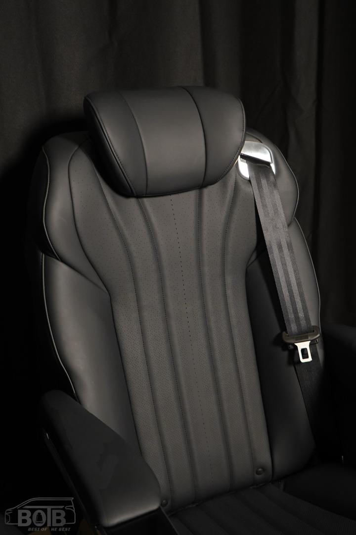 HIACE CRYSTAL 3.0 PILOT SEAT